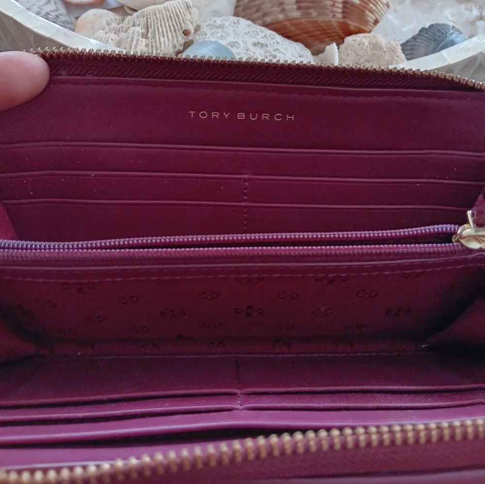 Tory Burch Saffiano Leather Wallet EUC